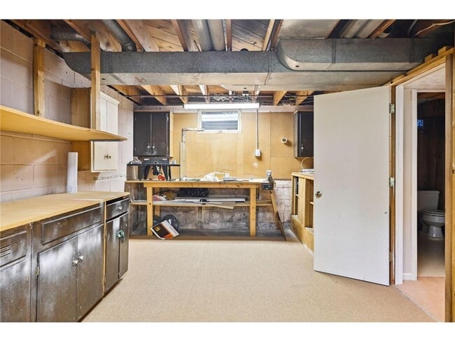 Building Photo - 5525 Highwood Dr