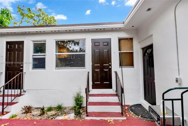 Foto del edificio - 1245 NE 117th St