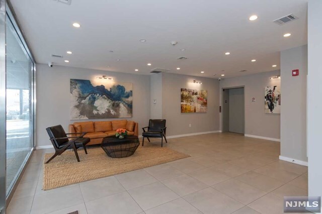 Building Photo - 159 Cedar St