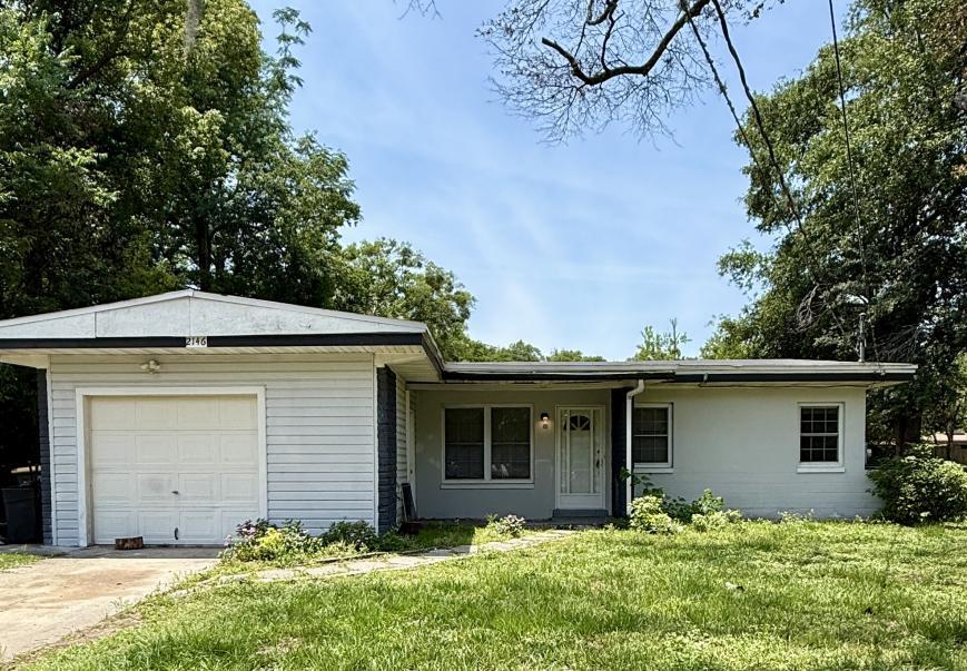 Foto principal - 4 bedroom in Jacksonville FL 32210