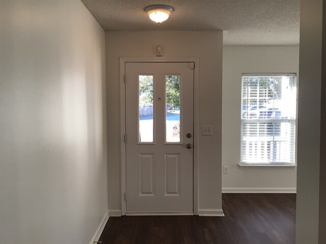 Foto del edificio - 4987 Harthill Ave