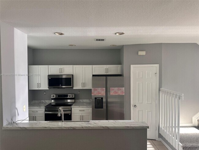 Foto del edificio - 6053 SW 19th Pl