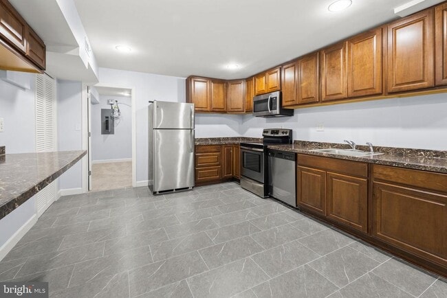 Building Photo - 7637 Seans Terrace