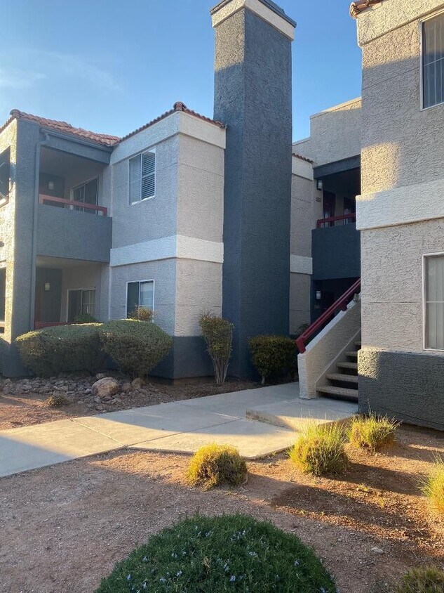 Foto principal - CUTE REMODELED ONE BEDROOM UNIT IN GATED C...