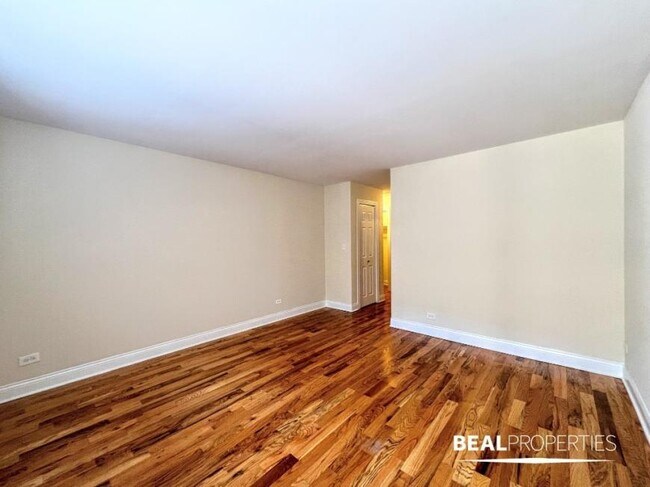 Foto del edificio - 0 bedroom in CHICAGO IL 60614