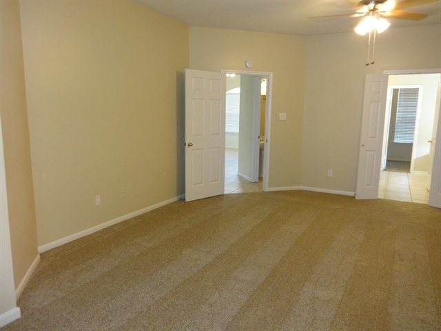 Building Photo - 2304 Evergreen Dr