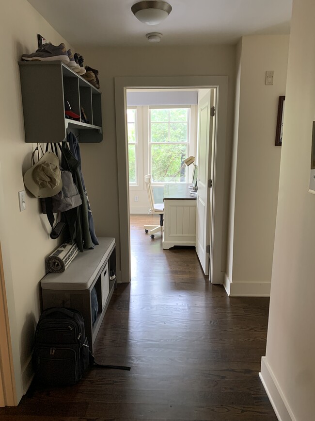 Foto del edificio - 925 Garrett St SE
