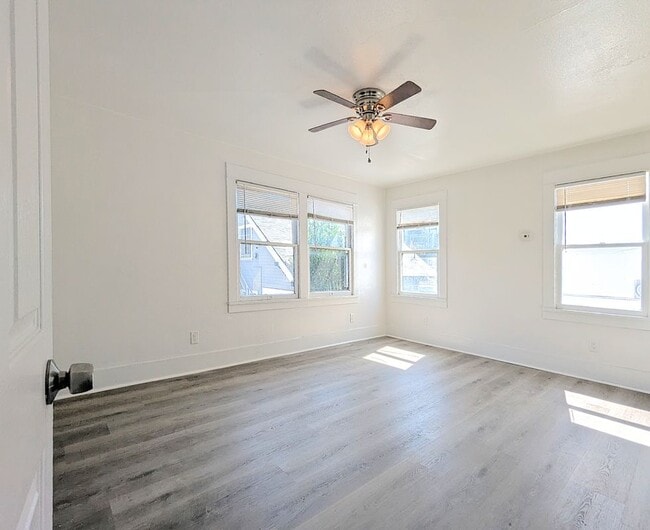 Building Photo - 419 N Virginia Ct