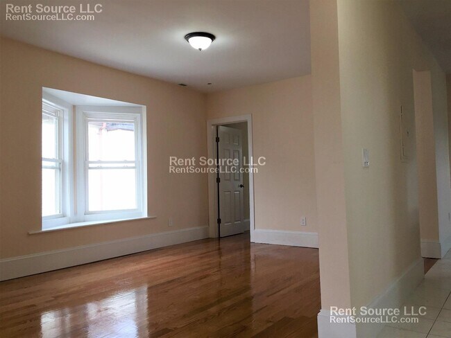 Foto del edificio - 24 Willard Ave