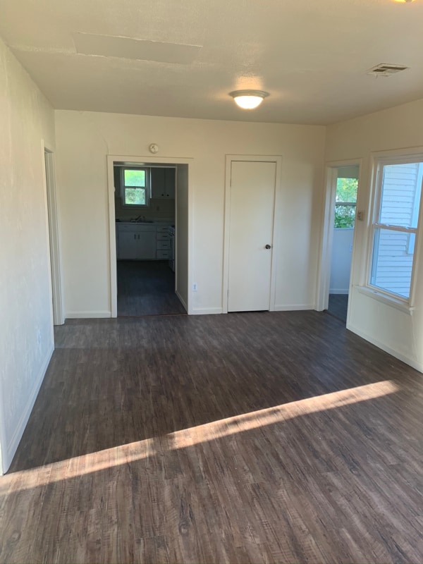 Foto del edificio - 2026 W Vine Ave