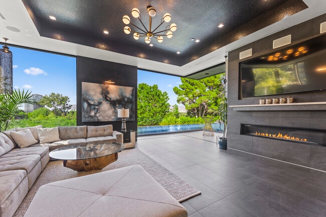 Foto del edificio - 3712 Broadlawn Dr