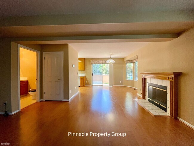Building Photo - 3 br, 2.5 bath Townhome - 711 Hibiscus Place
