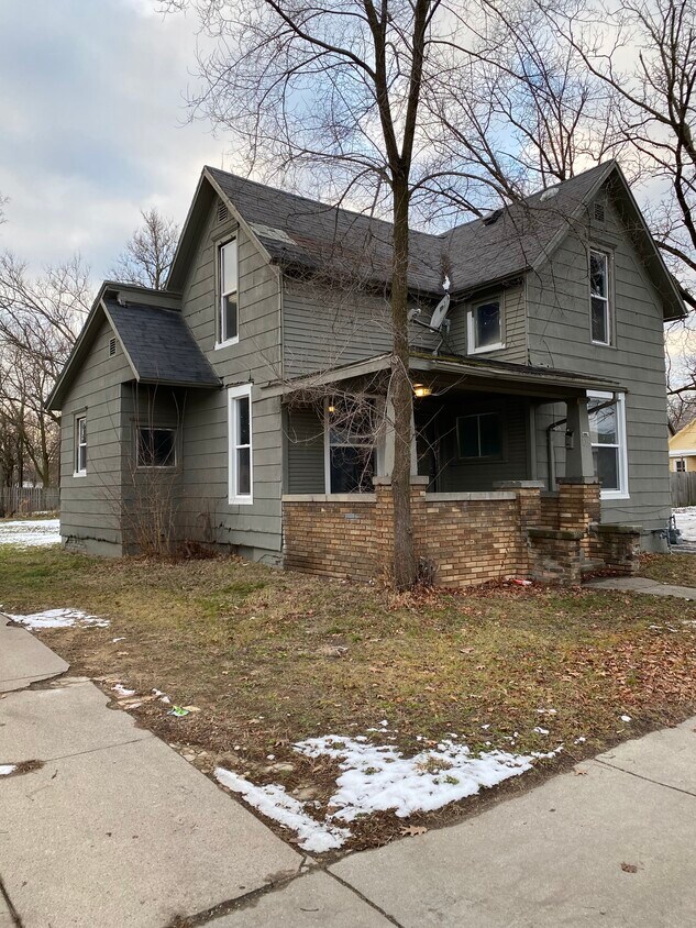 1617 Prairie St, Elkhart, IN 46516 House for Rent in Elkhart, IN