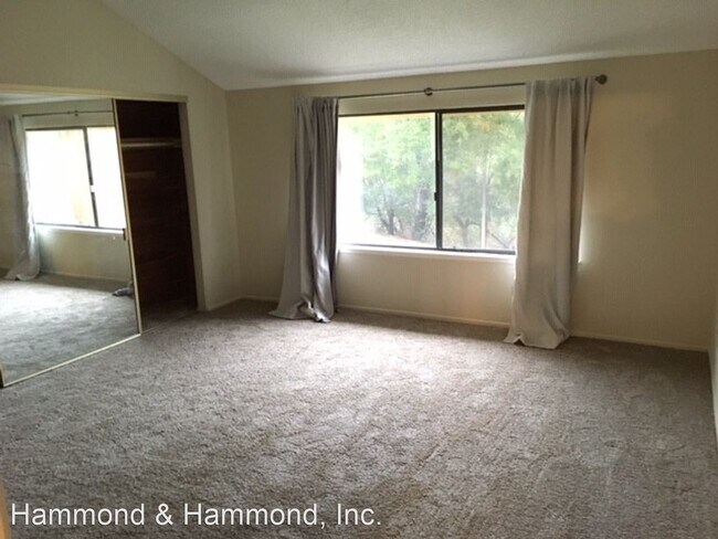 Foto del edificio - 4 br, 2.5 bath House - 228 Via Del Caballo