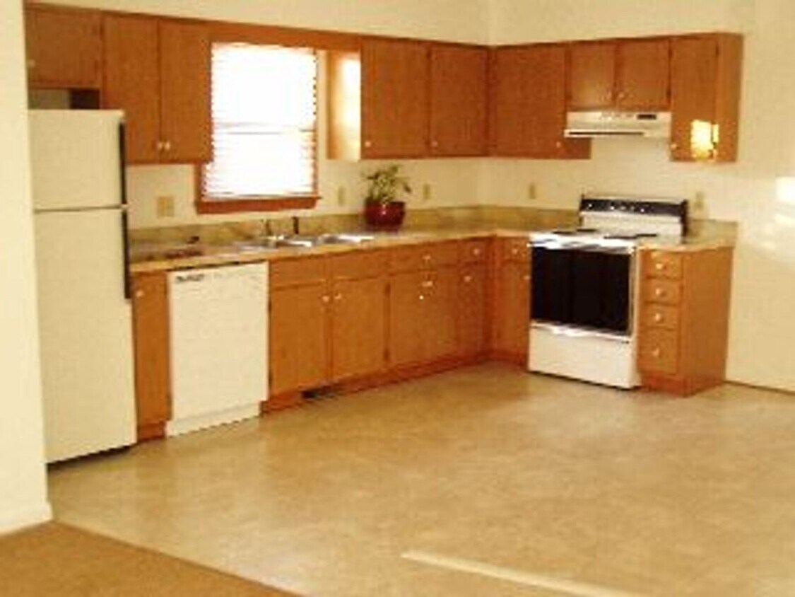 Building Photo - 924-926 Grand Arbre Dr