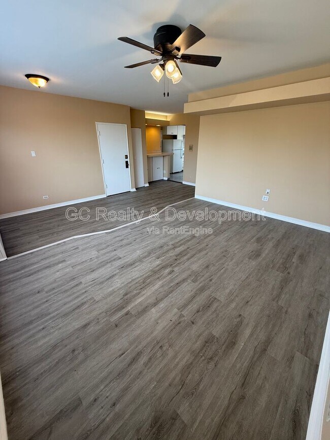 Foto del edificio - 2621 W Fitch Ave