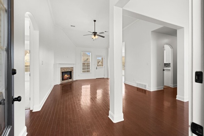 Foto del edificio - Completely Renovated 4bd/2ba in Olive Branch