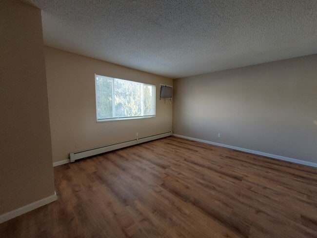 Living room 2 - 536 Yale Pl