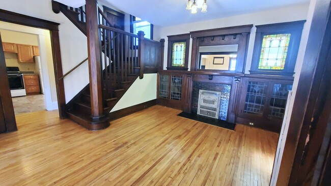 Building Photo - Charming 4-Bedroom Home in East Isles