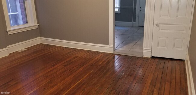 Building Photo - 2 br, 1 bath House - 2341B Russell Blvd 2341B