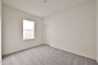 Building Photo - 583 Firemoon St
