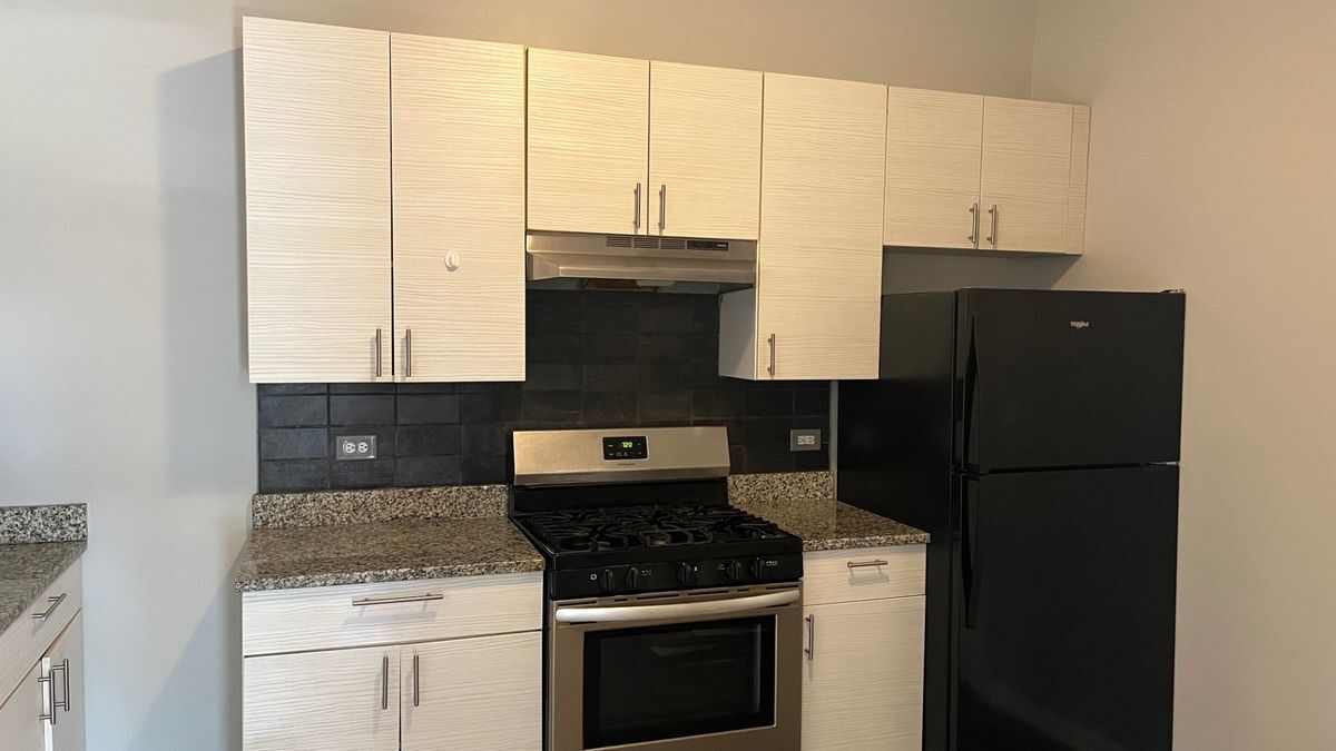Foto del edificio - 8755 S Cottage Grove Ave