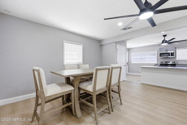 Foto del edificio - 9565 Carbondale Dr W