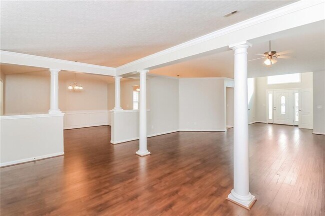 Foto del edificio - 806 Lilac Ln