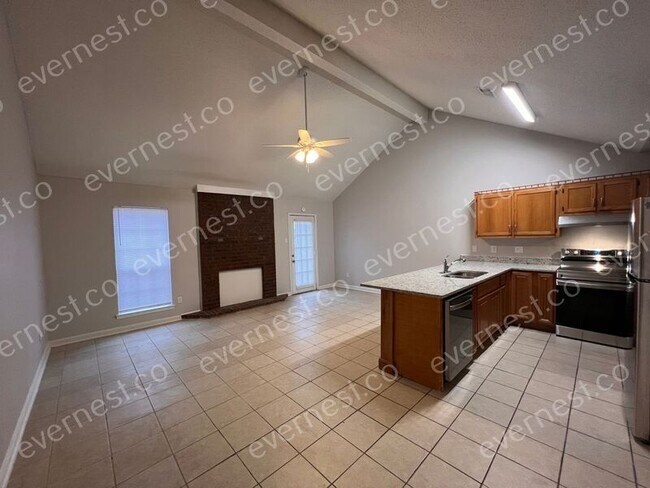 Foto del edificio - 375 Blair Dr W