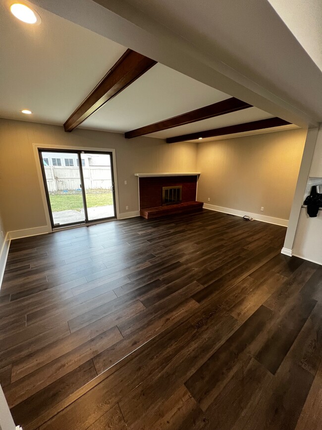 Building Photo - 5257 Spinning Wheel Ct