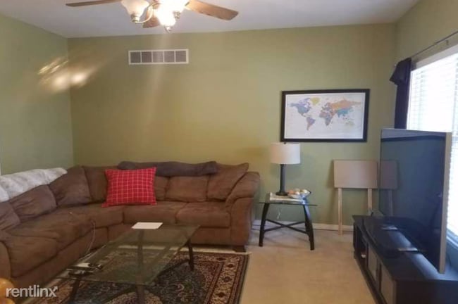 Building Photo - 2 br, 2.5 bath Townhome - 653 Vista Ave.