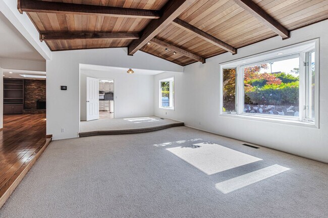 Foto del edificio - Spacious Saratoga Home with Great Outdoor ...