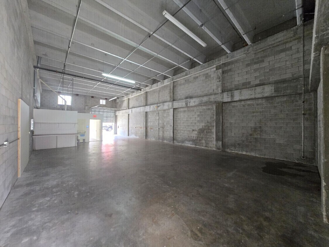 Building Photo - 13901 SW 143rd Ct