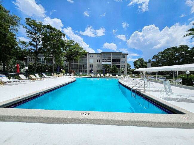 Foto del edificio - 4899 NW 26th Ct