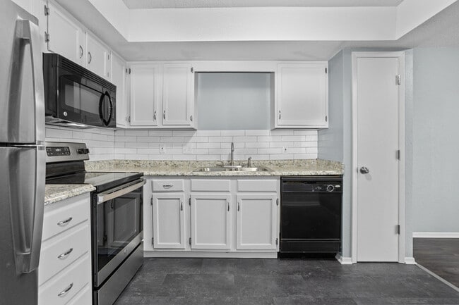 Foto del edificio - 642 NW Valleybrook Rd