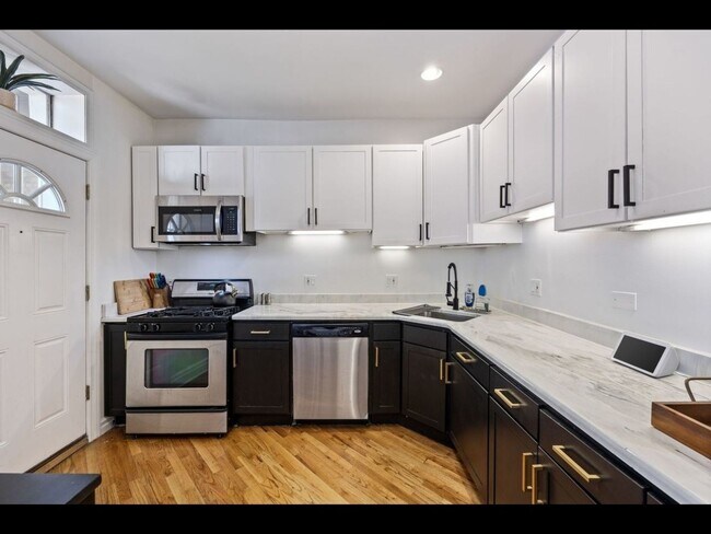 Foto del edificio - 3 Bedroom Condo in Chicago
