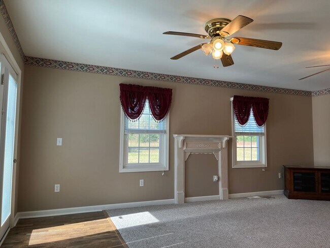 Foto del edificio - Available Now: 3/2 in Woodruff!