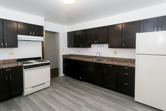 Building Photo - 541-541 Hinman Ave