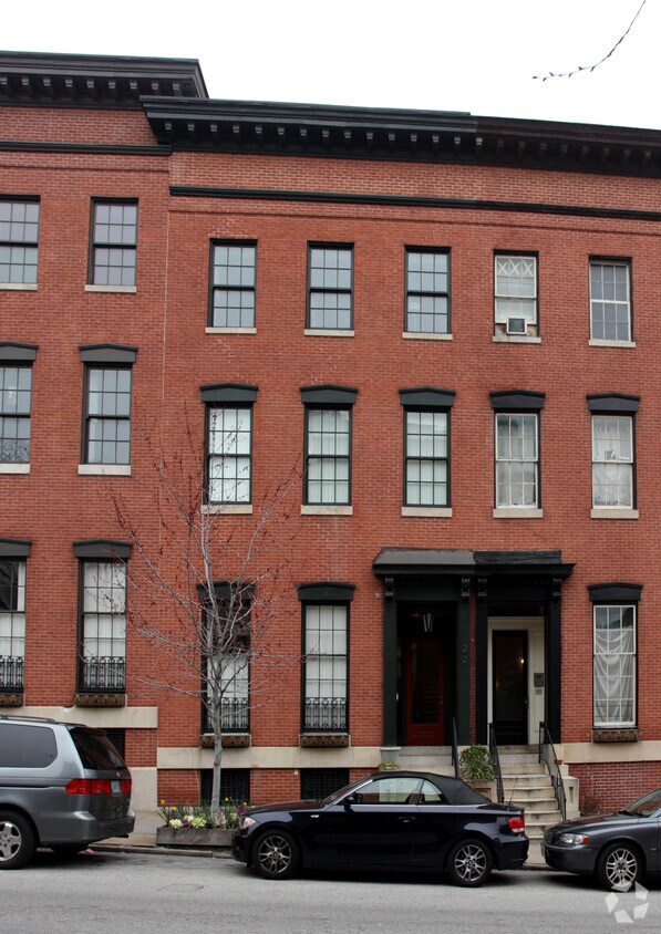 Primary Photo - 22 E Madison St