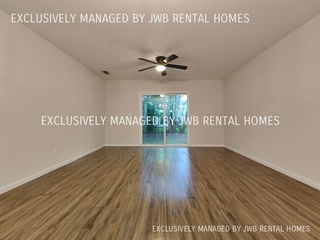 Building Photo - 1253 Pangola Dr