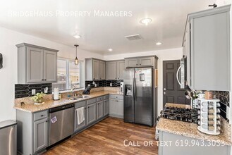 Building Photo - 832 Georgia St