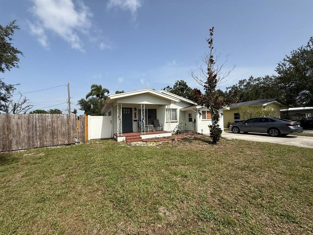 Foto principal - 5347 10th St N