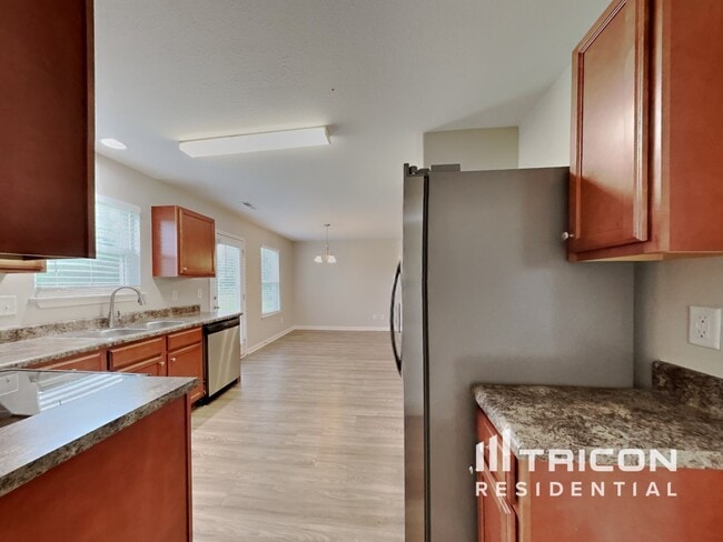 Building Photo - 4636 Queen Pierrette St