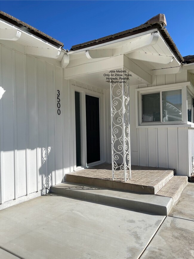 Building Photo - 3500 Pickwick Dr