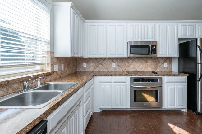 Foto del edificio - Beautiful 3 Bedroom 2 Bath in Whitestone R...