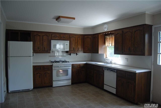 Building Photo - 174 Park Ave