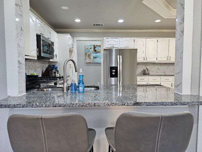 Foto del edificio - 4221 N Cliff Dr