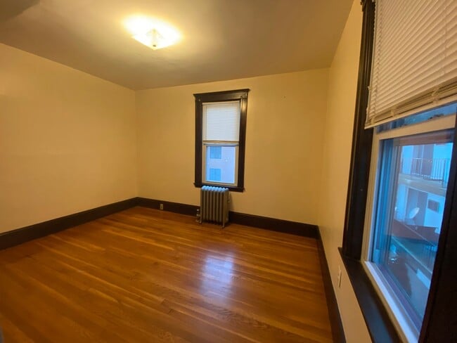 Building Photo - 229-231 Independence Ave