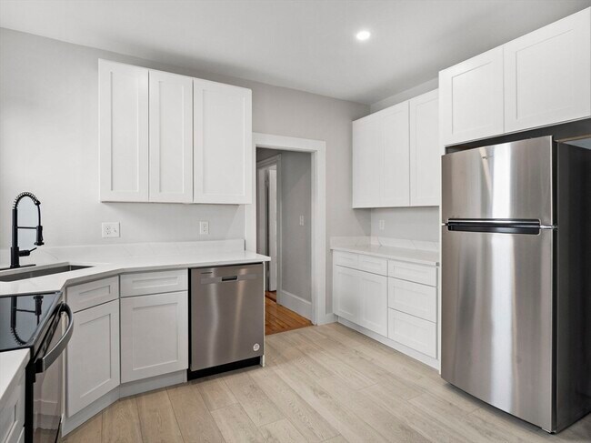 Building Photo - 149 Mountain Ave