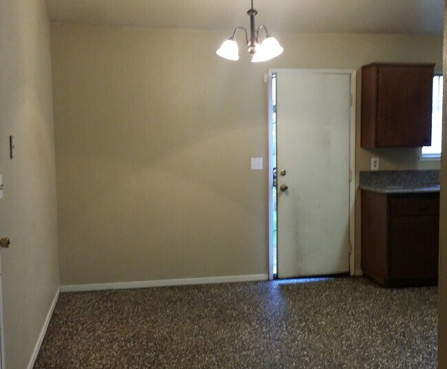 Foto del edificio - 275 W Beechwood Ave